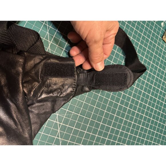 Buxton Genuine Leather Black Crossbody Shoulder Bag Multiple Zipper Pockets Adju - Picture 4 of 11